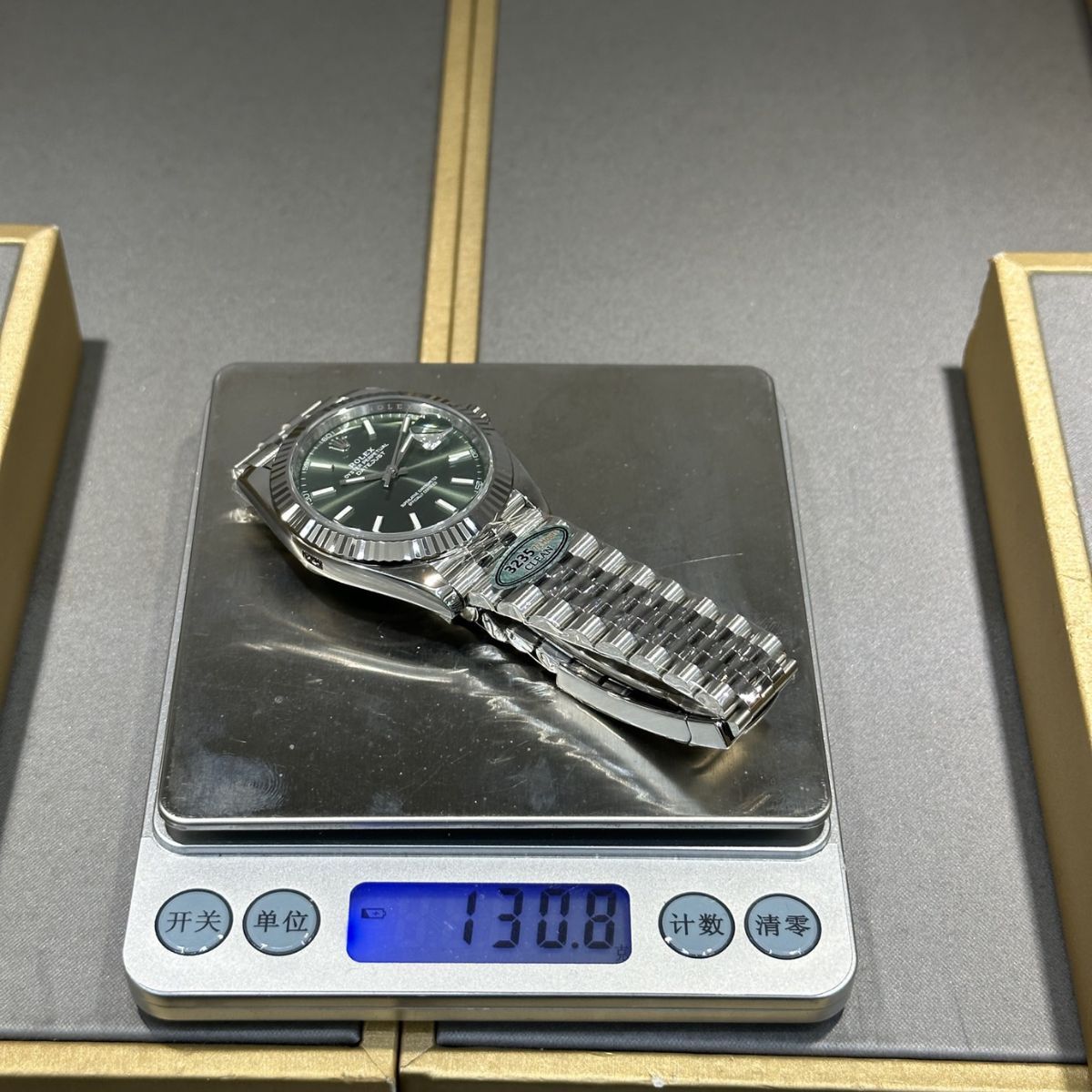 [Super Clone] Regency Classic Date 41 mm Five-Link Fluted Bezel Mint green Dial 126334 8206
