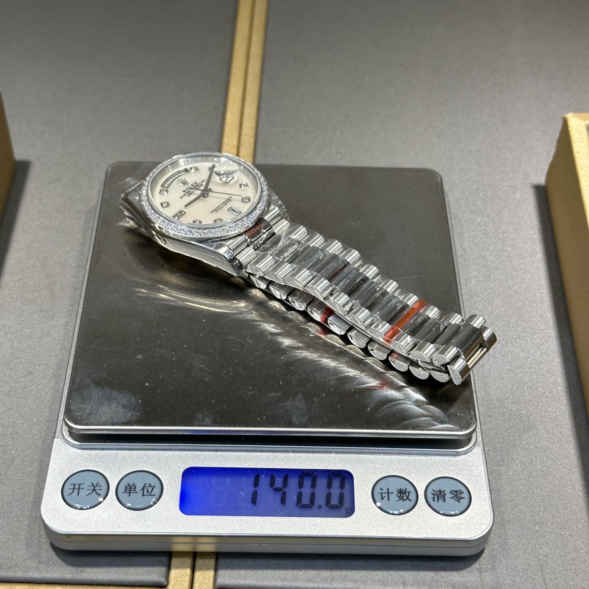 [Super Clone] Regency Weekday 36 mm Weekday Brilliant diamond set Bezel White mother of pearl Dial 128349RBR 4490