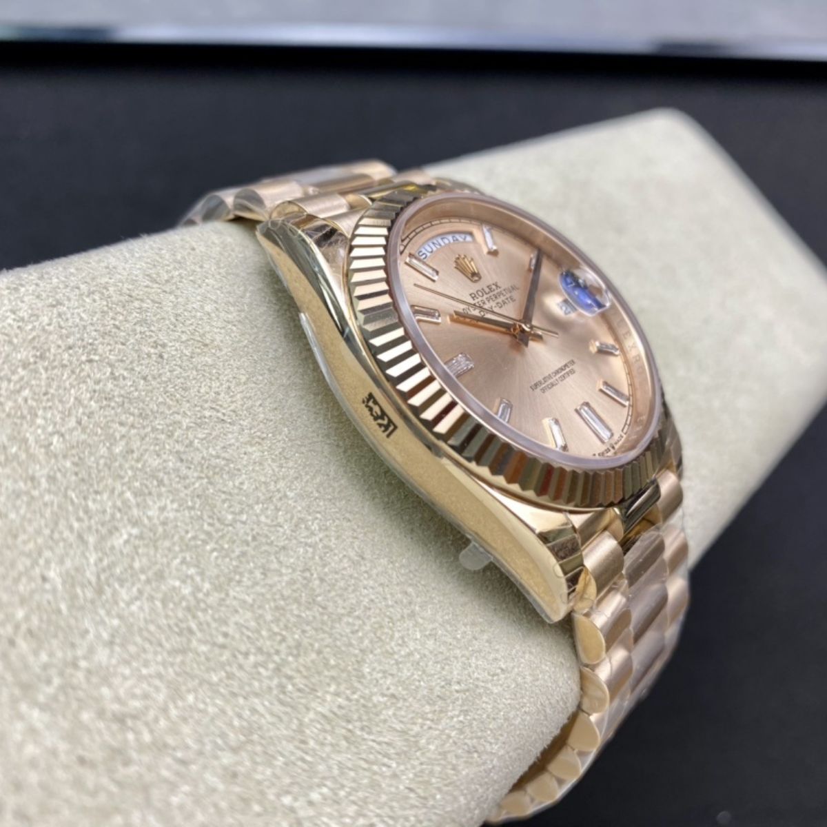 Regency Weekday 40 mm Weekday Fluted Bezel Sundust set with diamonds Dial 228235 6062