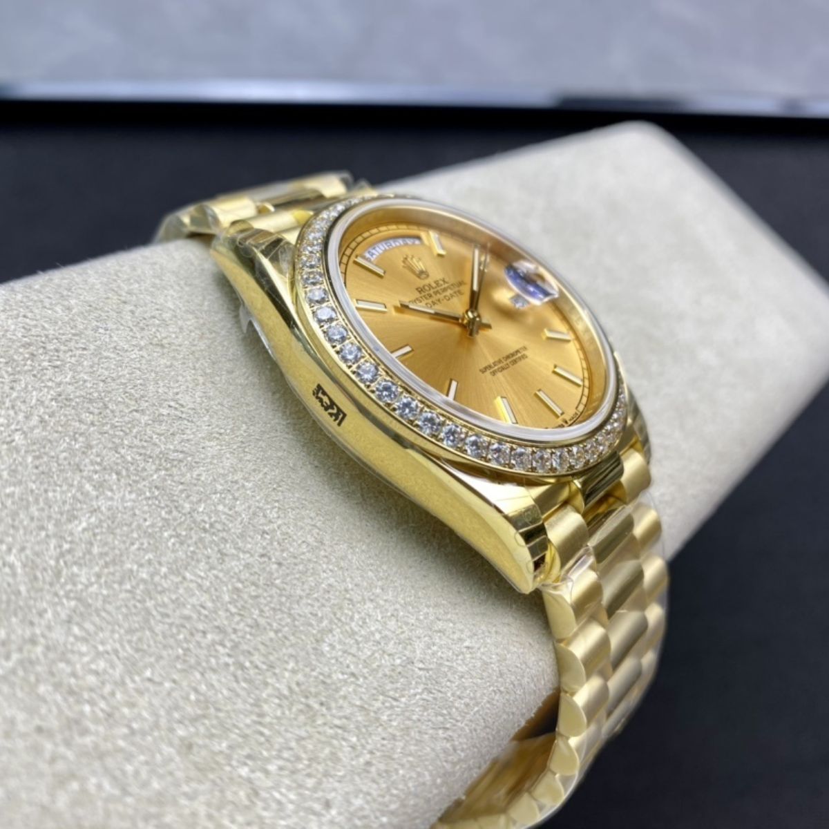 [Super Clone] Regency Weekday 40 mm Weekday Brilliant diamond set Bezel Champagne colour Dial 228348RBR 1439