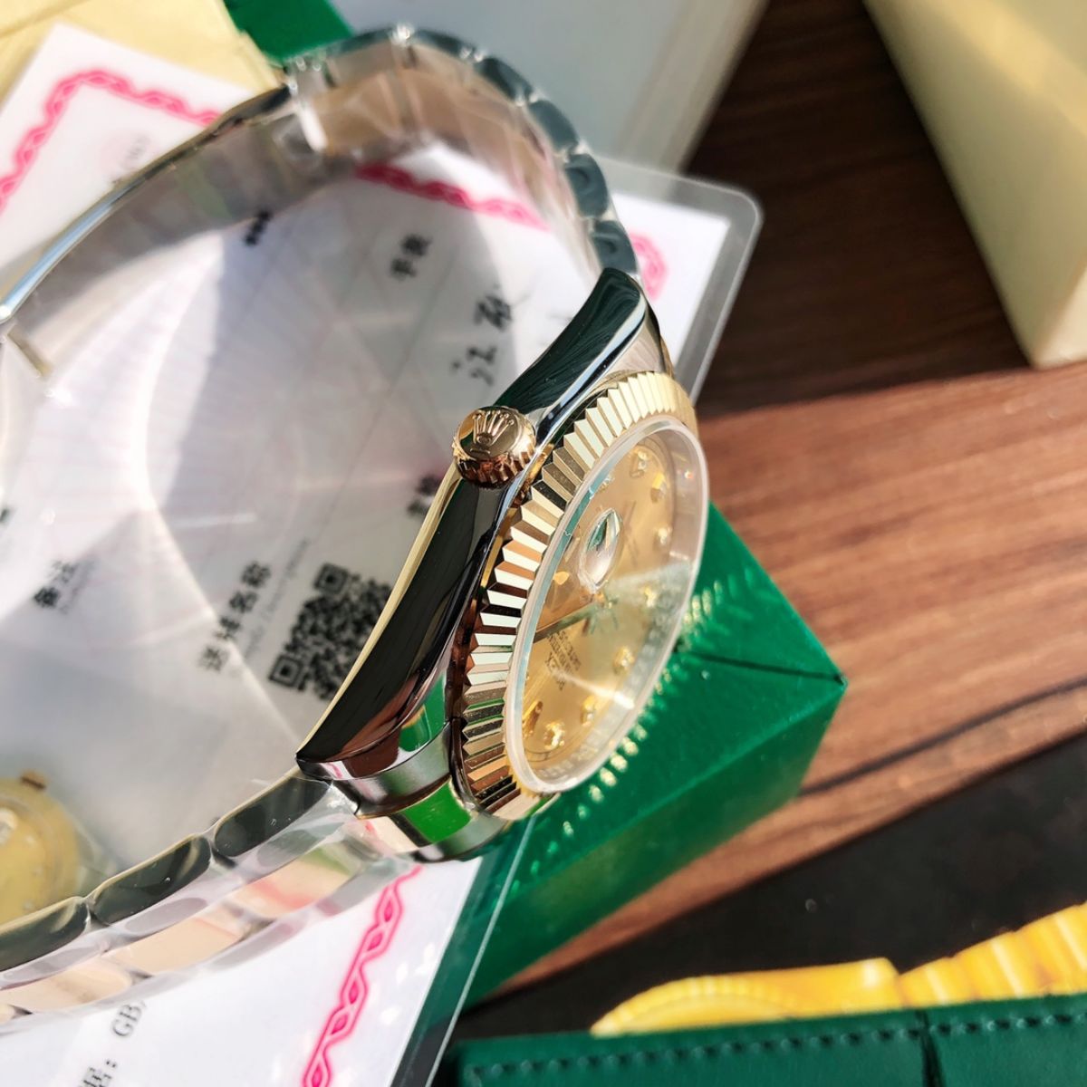 Regency Classic Date 41 mm Timeless Fluted Bezel Champagne colour set with diamonds Dial 126333 7116