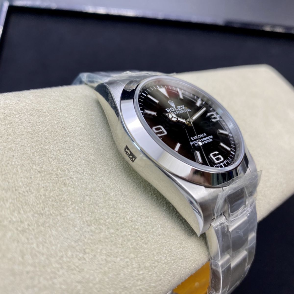 Regency Adventurer 40 mm Timeless Smooth Bezel Black Dial 224270 3888