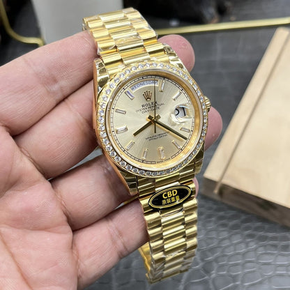[Super Clone] Regency Weekday 40 mm Weekday Brilliant diamond set Bezel Champagne colour set with diamonds Dial 228348RBR 9136