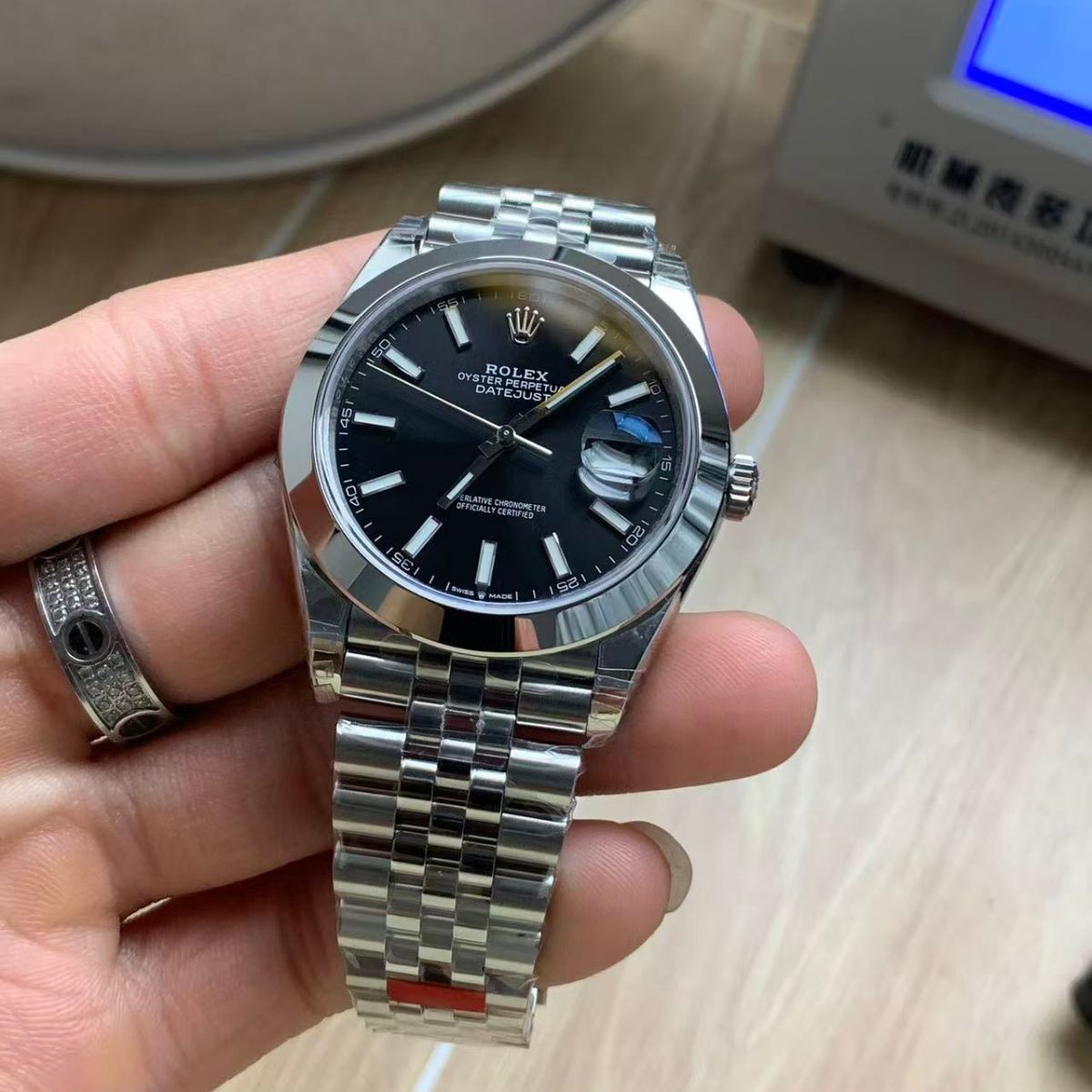 [Super Clone] Regency Classic Date 41 mm Five-Link Smooth Bezel Bright black Dial 126300 3523