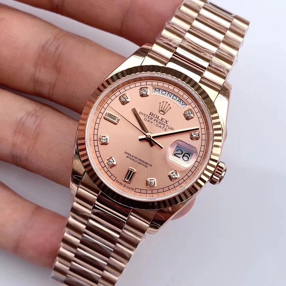 Regency Weekday 36 mm Weekday Fluted Bezel Rose colour set with diamonds Dial 128235 5015