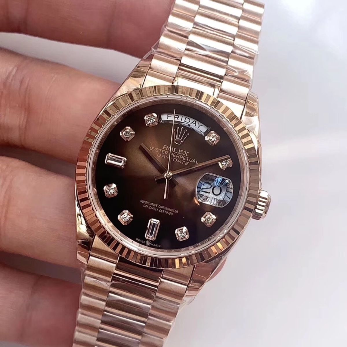 Regency Weekday 36 mm Weekday Fluted Bezel Brown ombre set with diamonds Dial 128235 1235