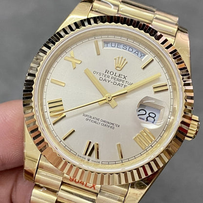 [Super Clone] Regency Weekday 40 mm Weekday Fluted Bezel White Dial 228236 8496