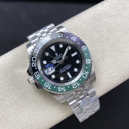[Super Clone] Regency Traveller Traveller 40 mm Timeless Black and green Bezel Black Dial 126720VTNR 5630