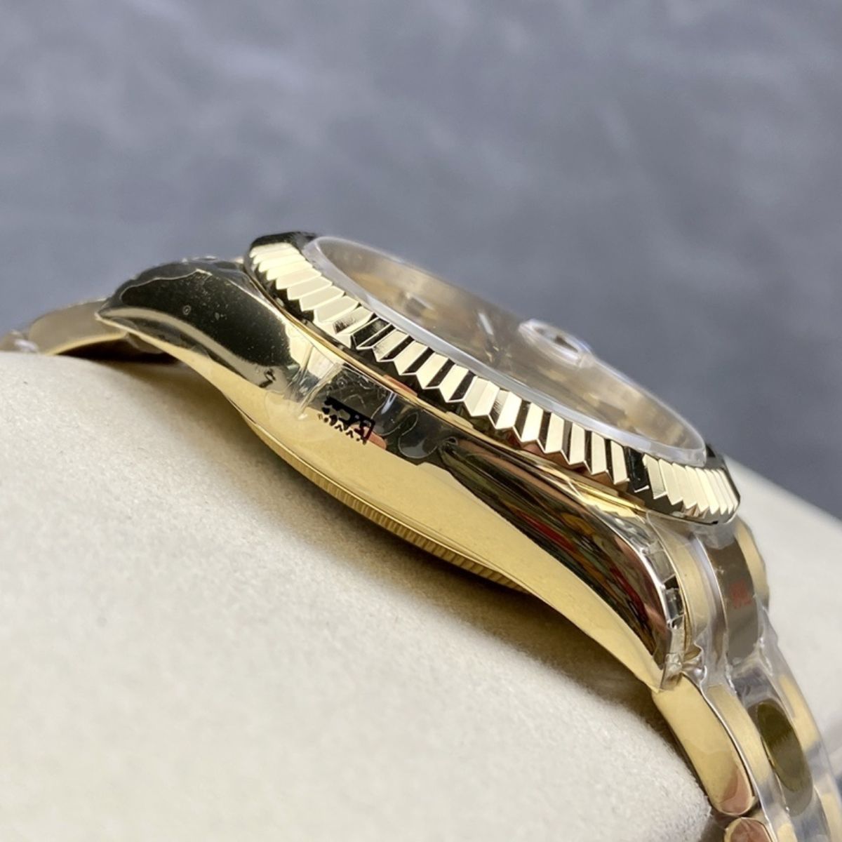 [Super Clone] Regency Dual Time 42 mm Timeless Fluted Bezel Champagne colour Dial 336938 3654