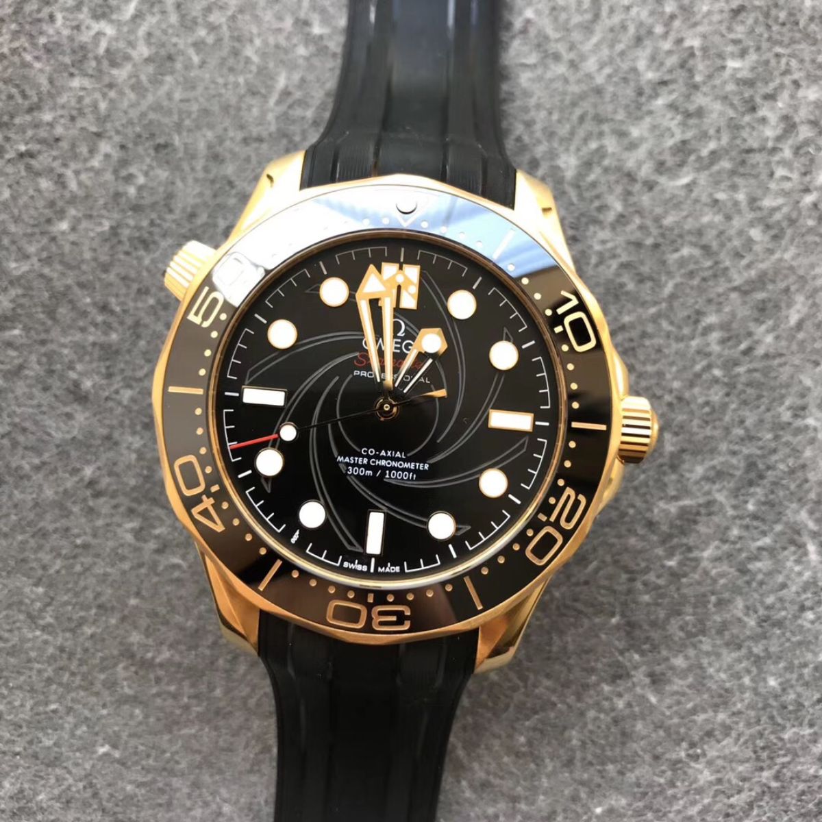 Celestial Seafarer Diver 300M 42mm Yellow Gold On Rubber Strap Black Dial 4681