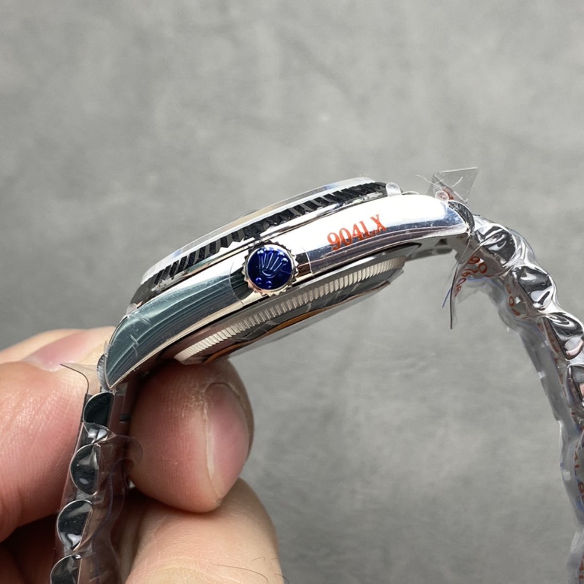Regency Weekday 36 mm Weekday Fluted Bezel Blue ombre Dial 128239 8307