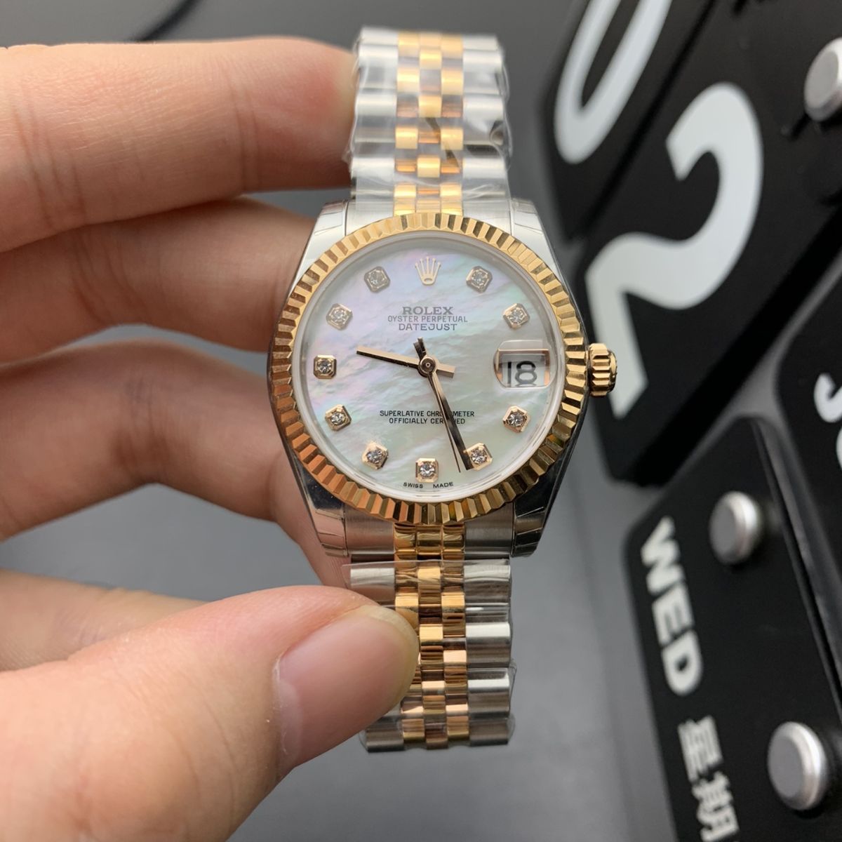 [Super Clone] Regency Ladies Classic Date 28 mm Five-Link Domed Bezel White mother of pearl Dial 279171 2112