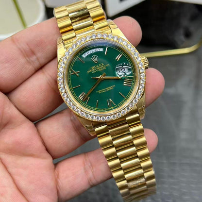 [Super Clone] Regency Weekday 40 mm Weekday Brilliant diamond set Bezel Green Dial 228348RBR Swiss movement 9781