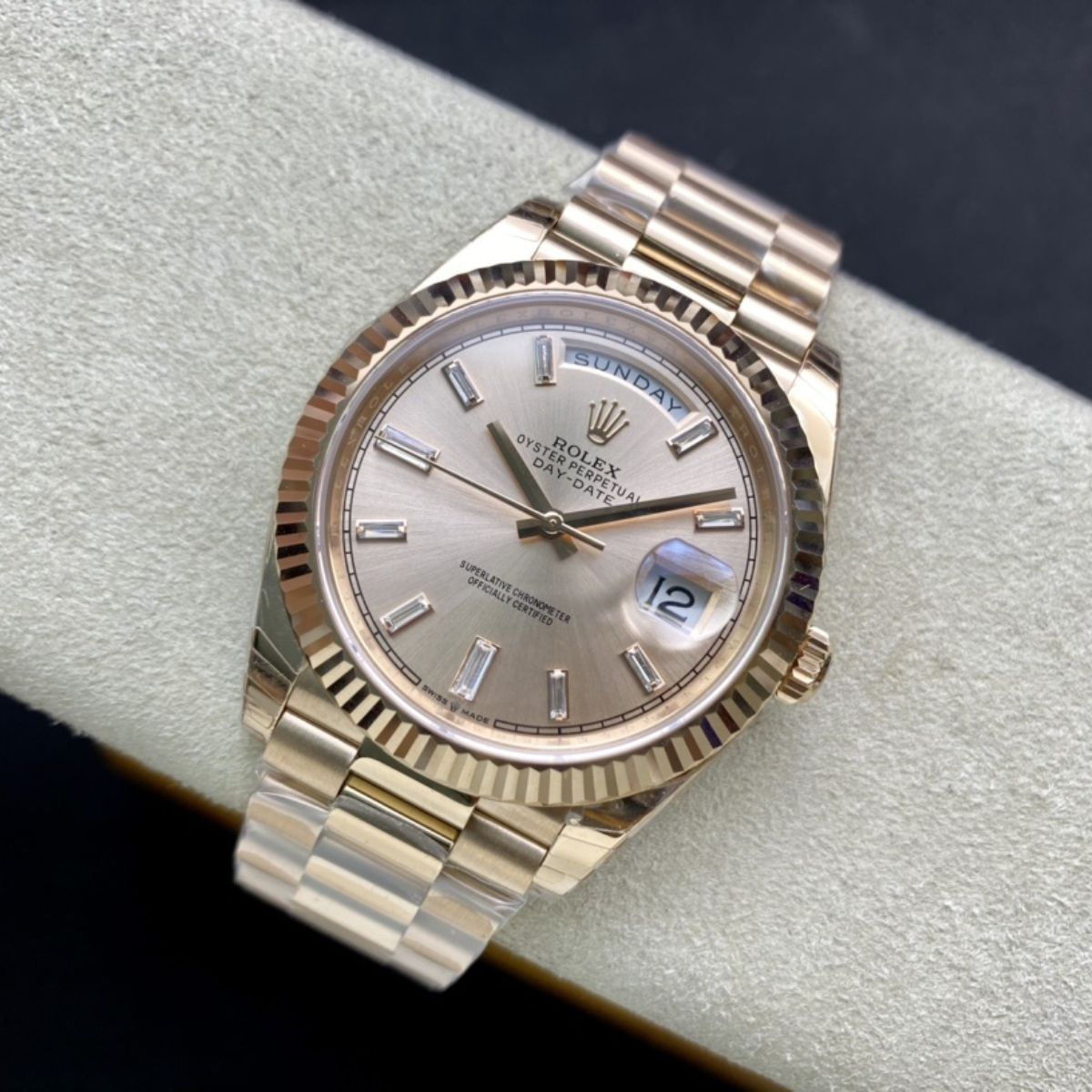 [Super Clone] Regency Weekday 40 mm Weekday Fluted Bezel Sundust set with diamonds Dial 228235 2836