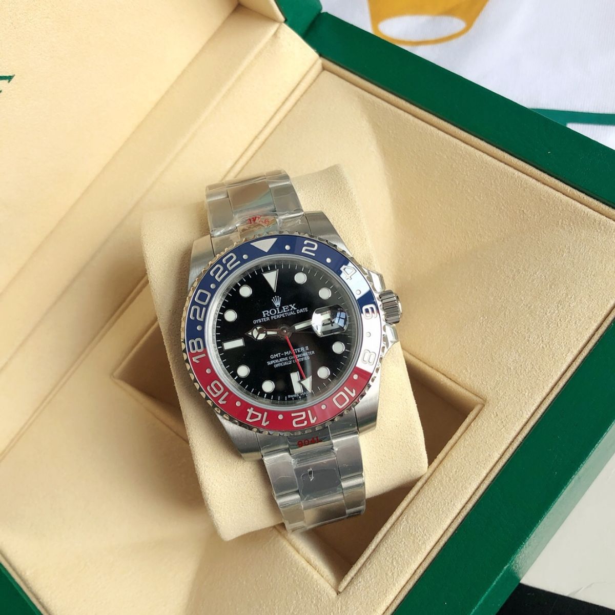 Regency Traveller Traveller 40 mm Timeless Red and blue Bezel Black Dial 126710BLRO 3272