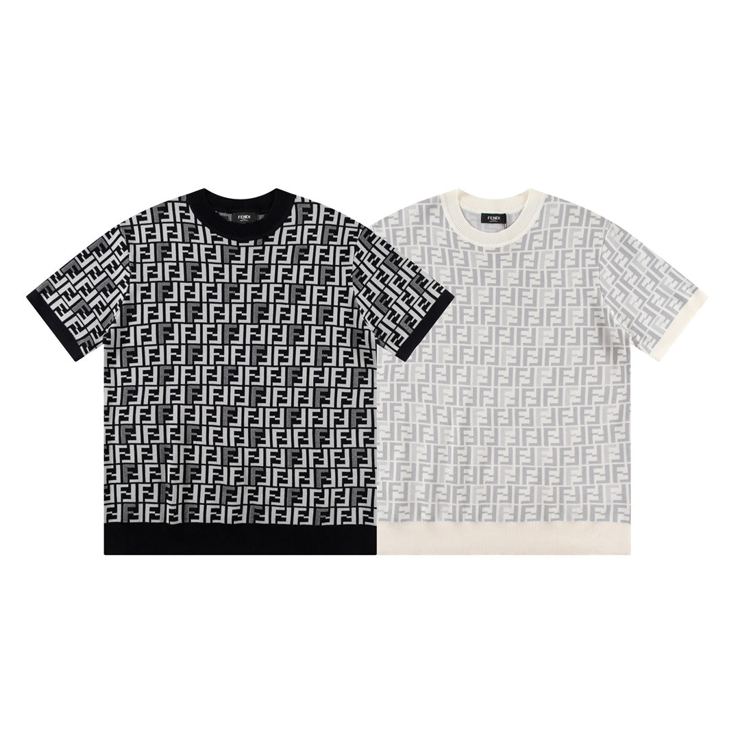 Short sleeved knitted t-shirt