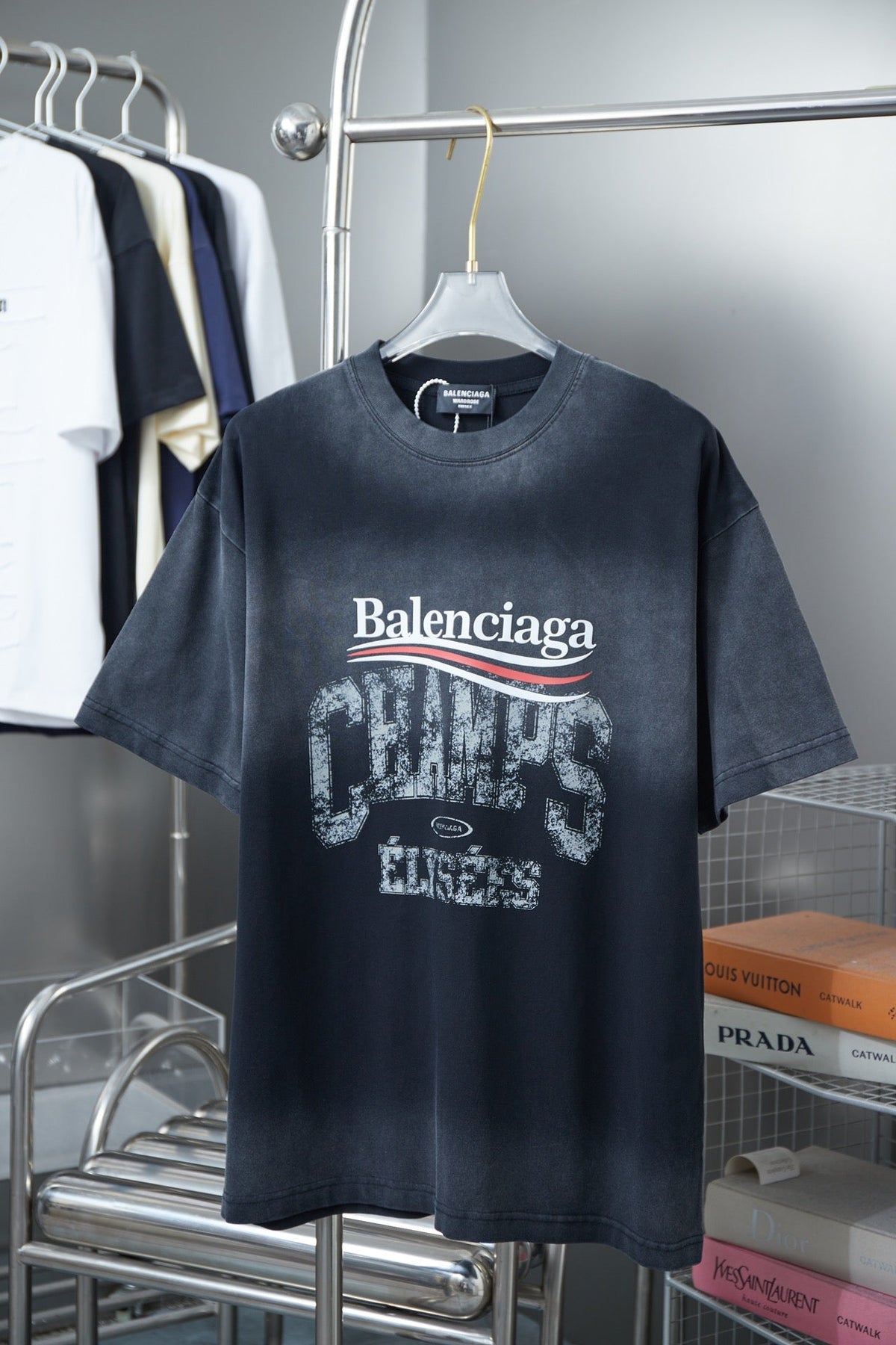 Washed fabric gradient printed t-shirt