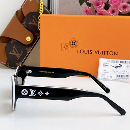 2026 A classic shape with a striking contrast of colors, highlighting the ingenuity of the design
