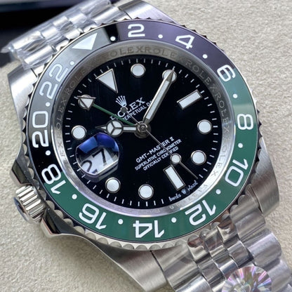 [Super Clone] Regency Traveller Traveller 40 mm Timeless Black and green Bezel Black Dial 126720VTNR 5630