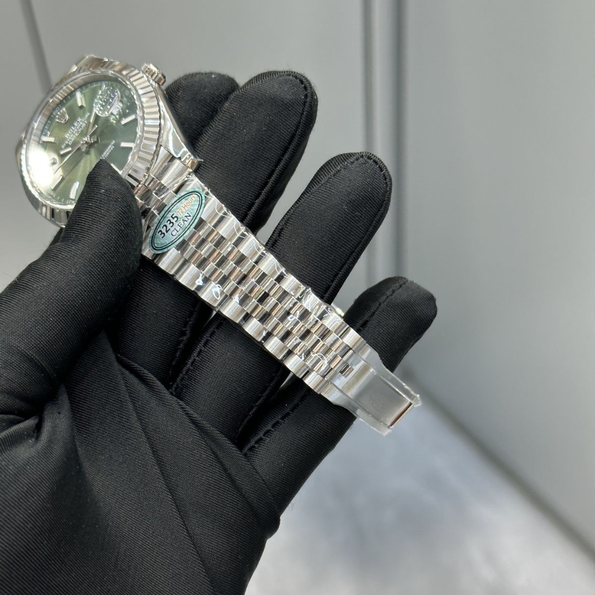 Regency Classic Date 41 mm Five-Link Fluted Bezel Mint green Dial 126334 7165