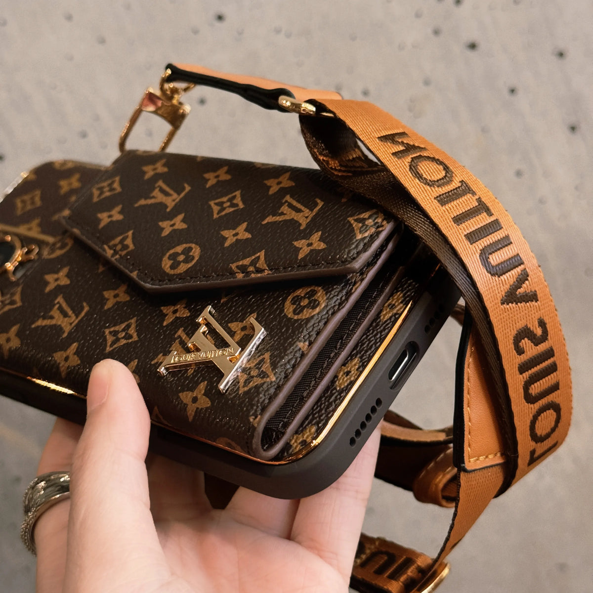 New Classic Luxury Card Holder Phone Case 01