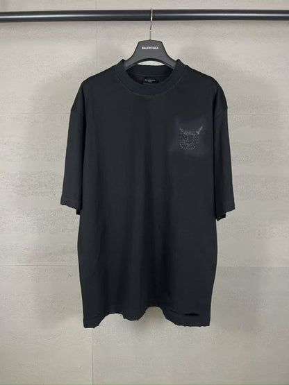 Classic pattern graffiti embroidery t-shirt