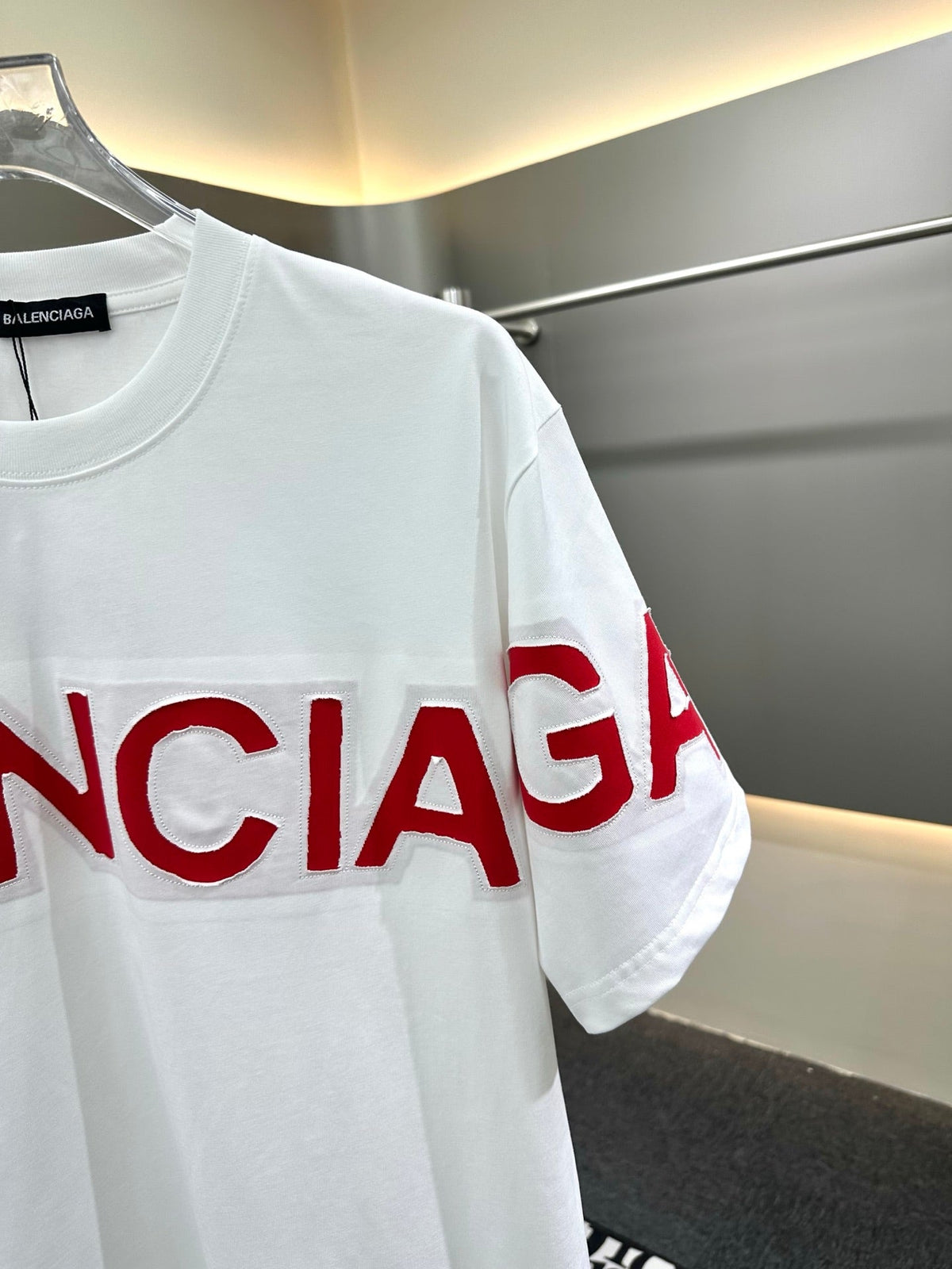 New high quality patch embroidery t-shirt