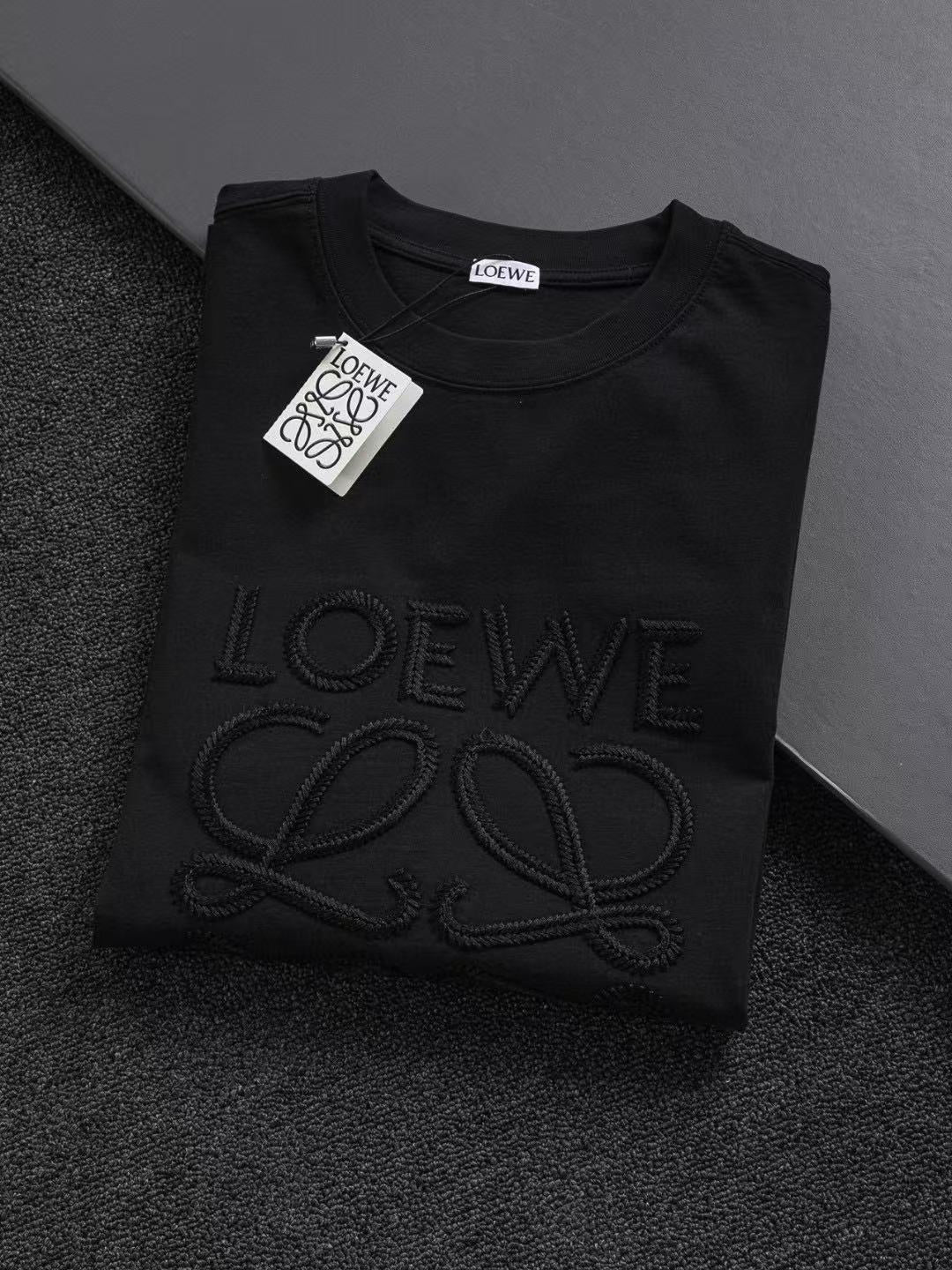 Embroidery logo t-shirt