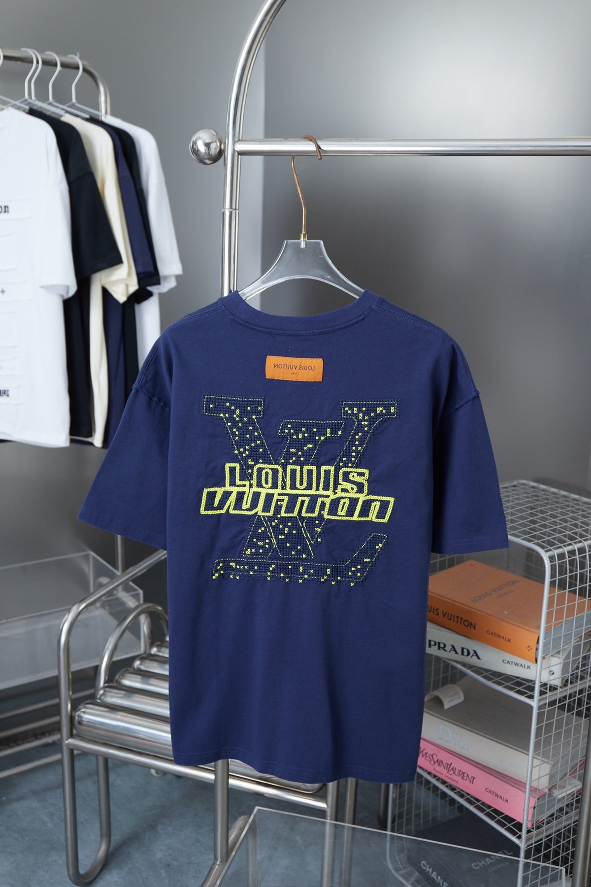 New embroidered cotton t-shirt