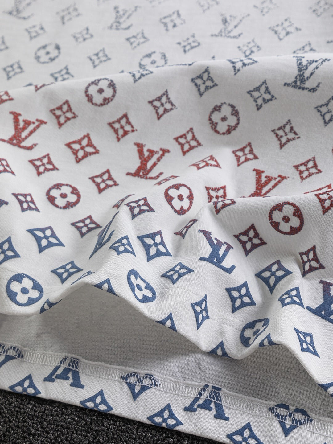 Gradient foam printing t-shirt