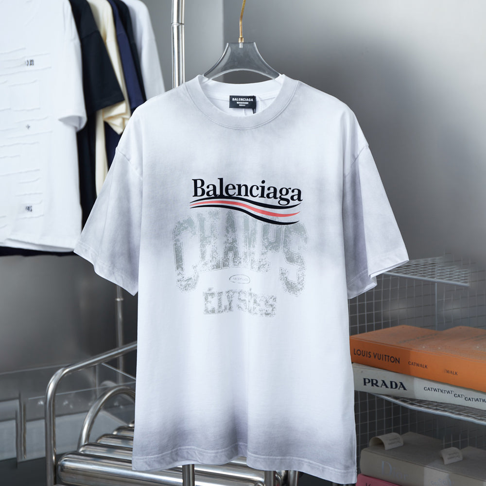 Washed fabric gradient printed t-shirt