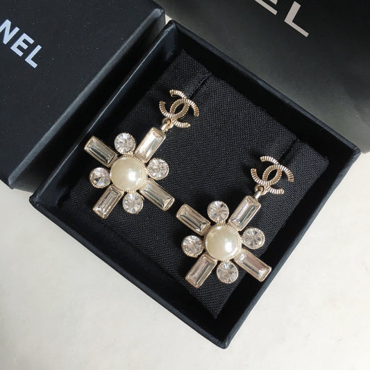 Temperament Square Diamond Earrings
