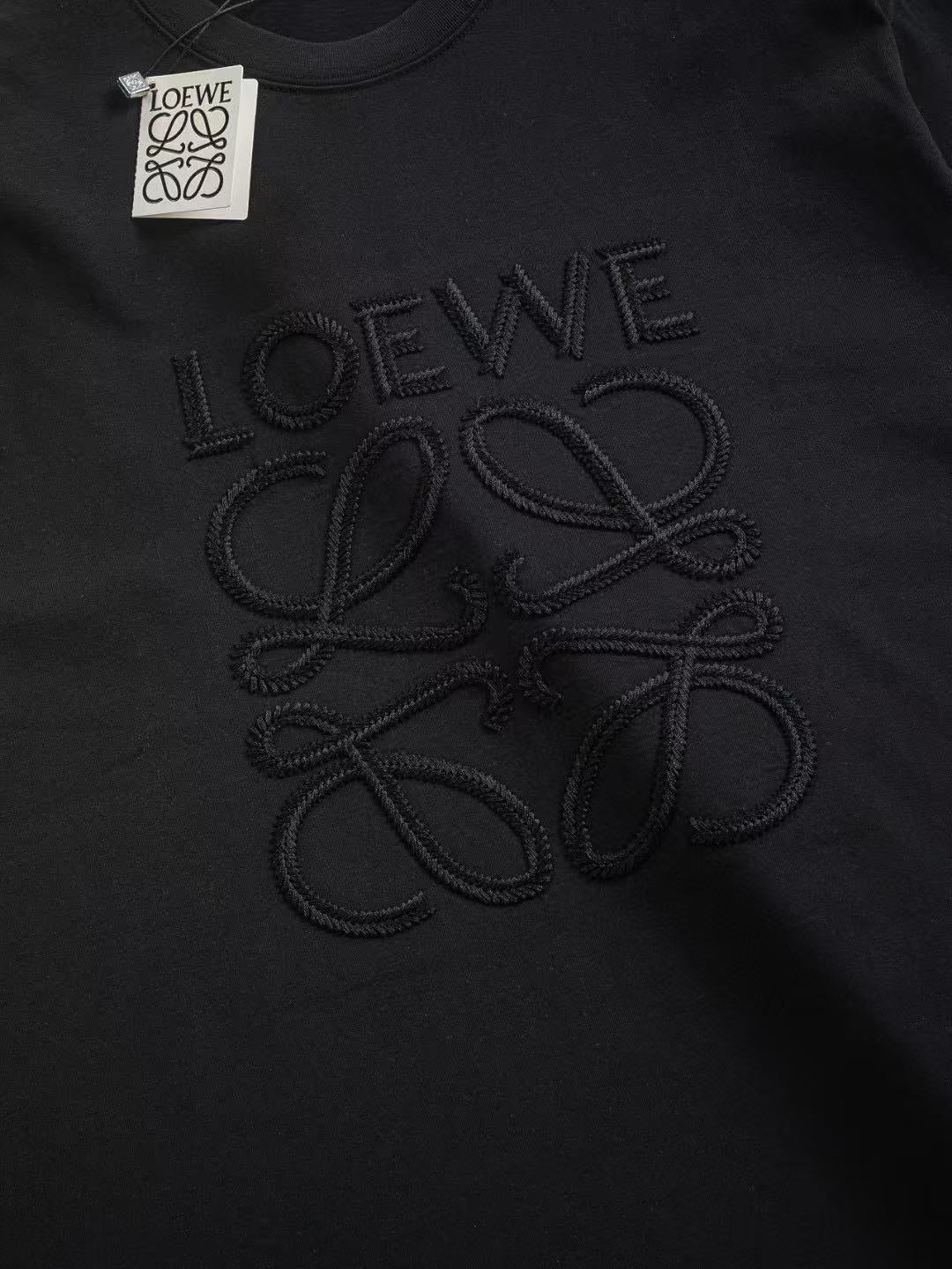 Embroidery logo t-shirt