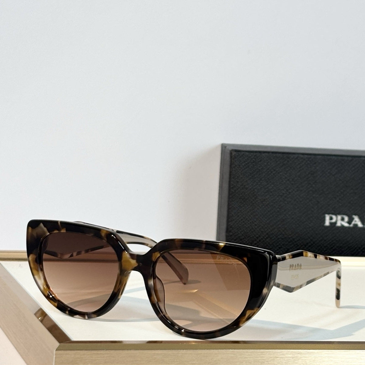 2026 High-End leisure travel versatile sunglasses19004