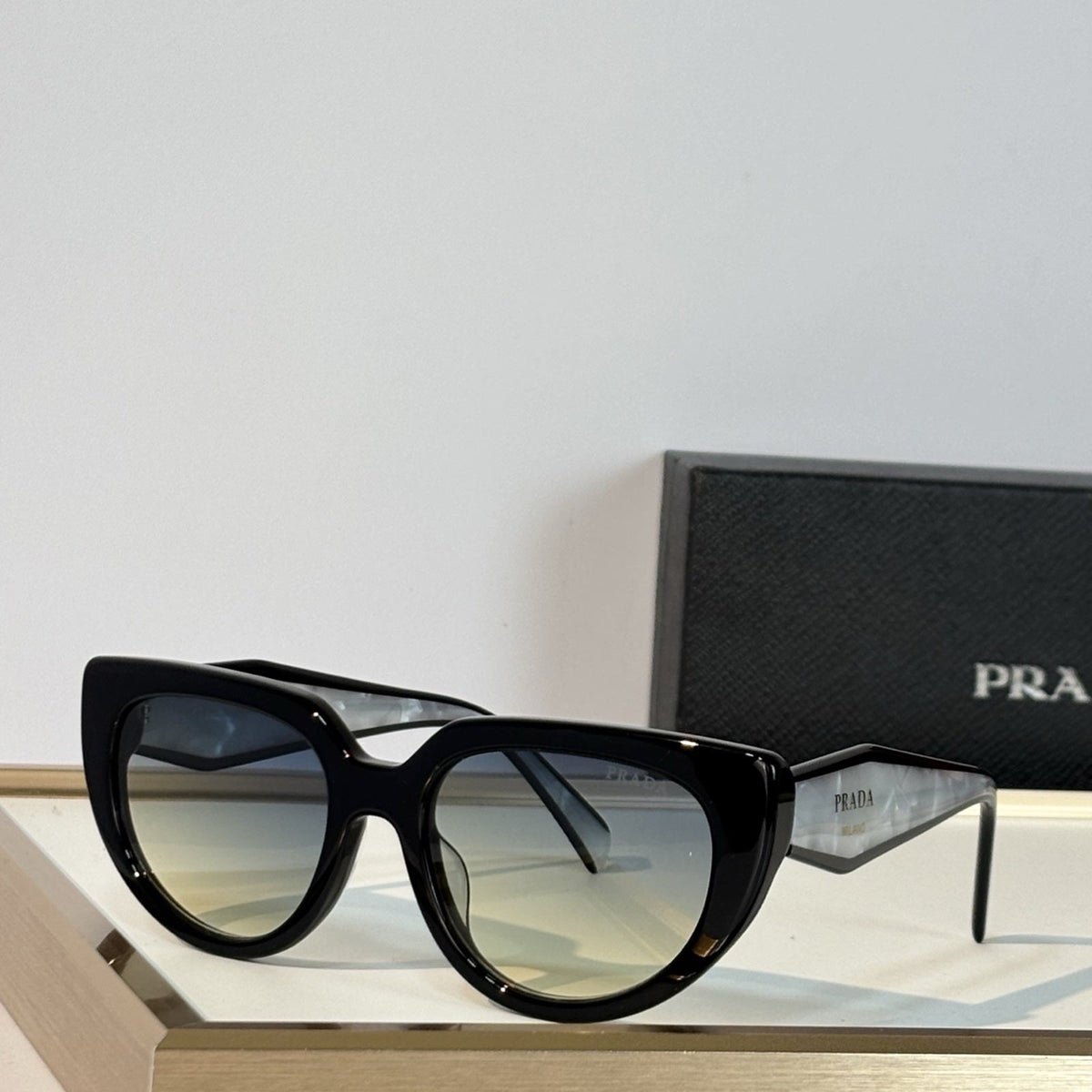 2026 High-End leisure travel versatile sunglasses19004