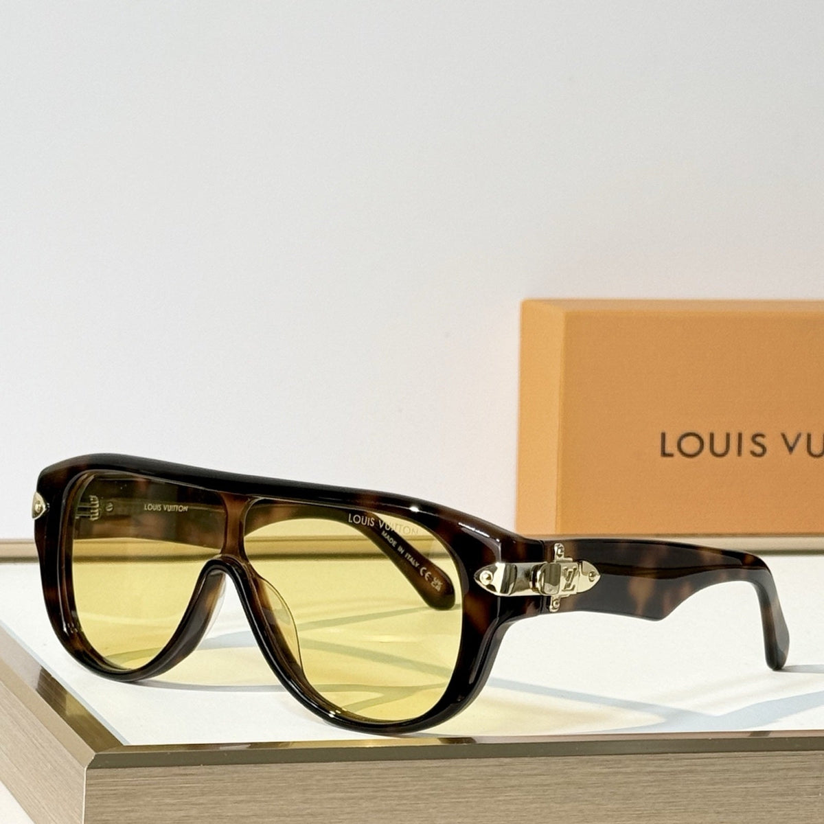 2026 High-End leisure travel versatile sunglasses19023