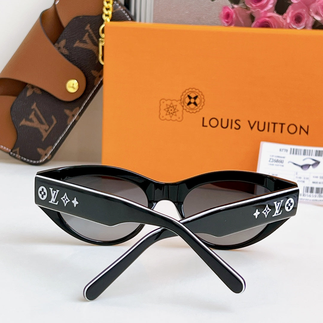 2026 A classic shape with a striking contrast of colors, highlighting the ingenuity of the design
