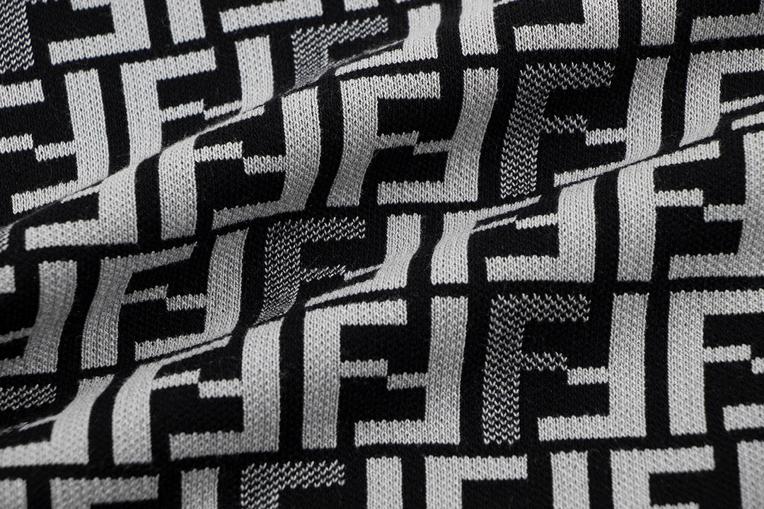 Short sleeved knitted t-shirt