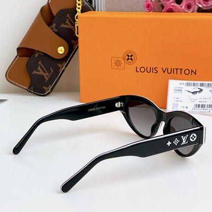 2026 A classic shape with a striking contrast of colors, highlighting the ingenuity of the design