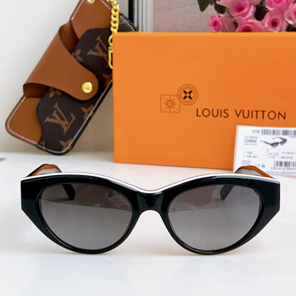 2026 A classic shape with a striking contrast of colors, highlighting the ingenuity of the design