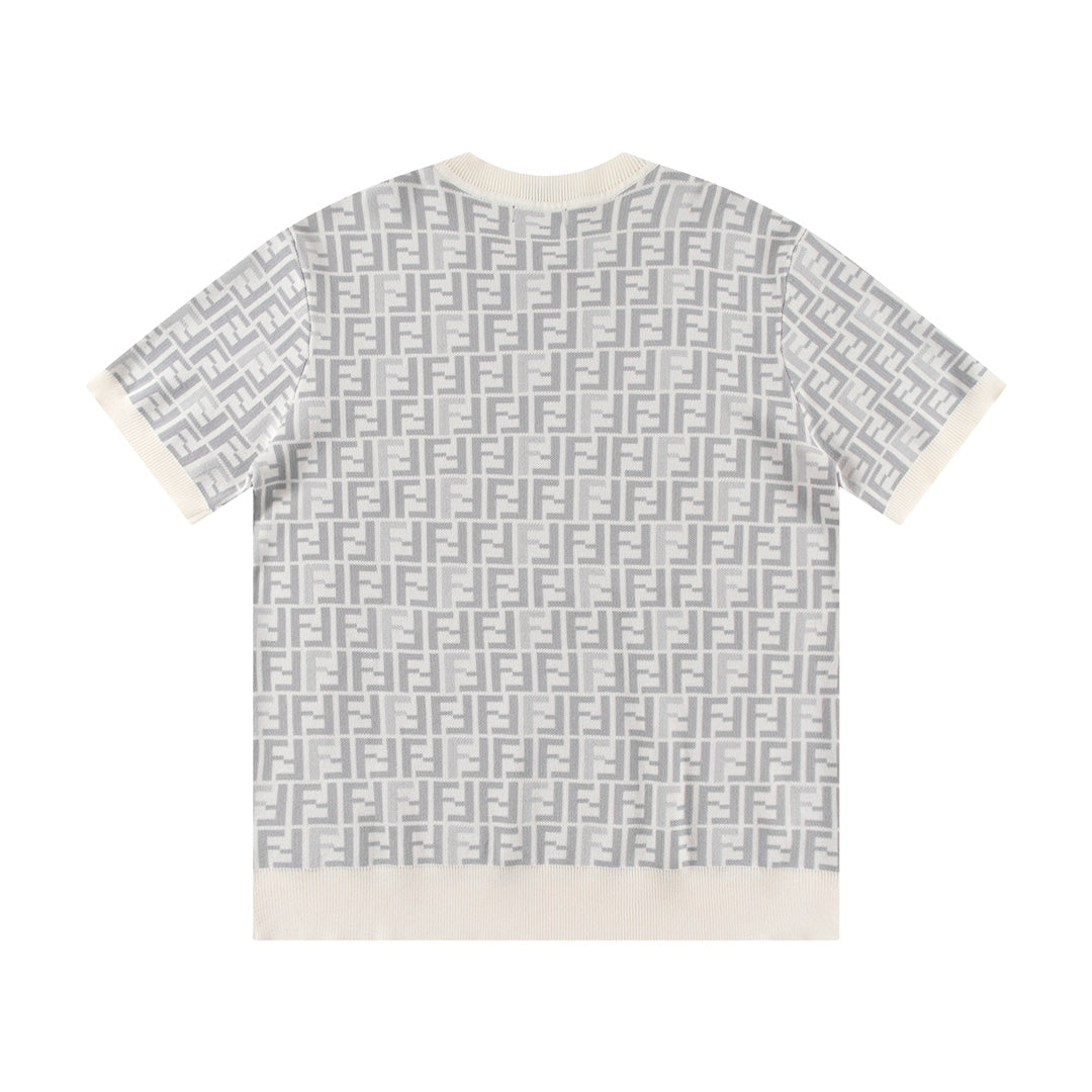 Short sleeved knitted t-shirt