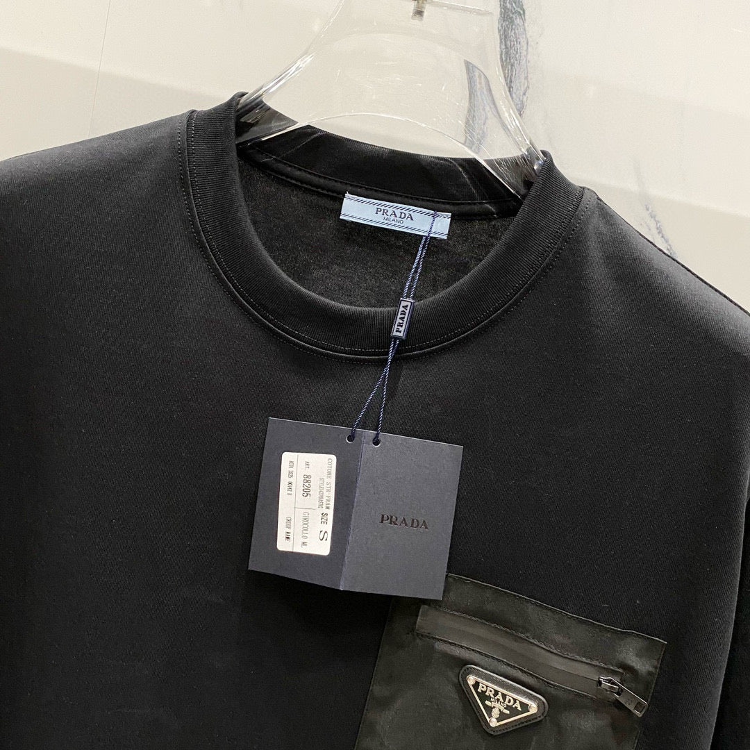 Metal logo carry pocket t-shirt