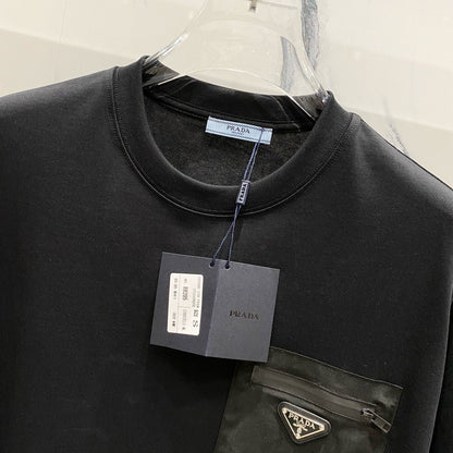 Metal logo carry pocket t-shirt