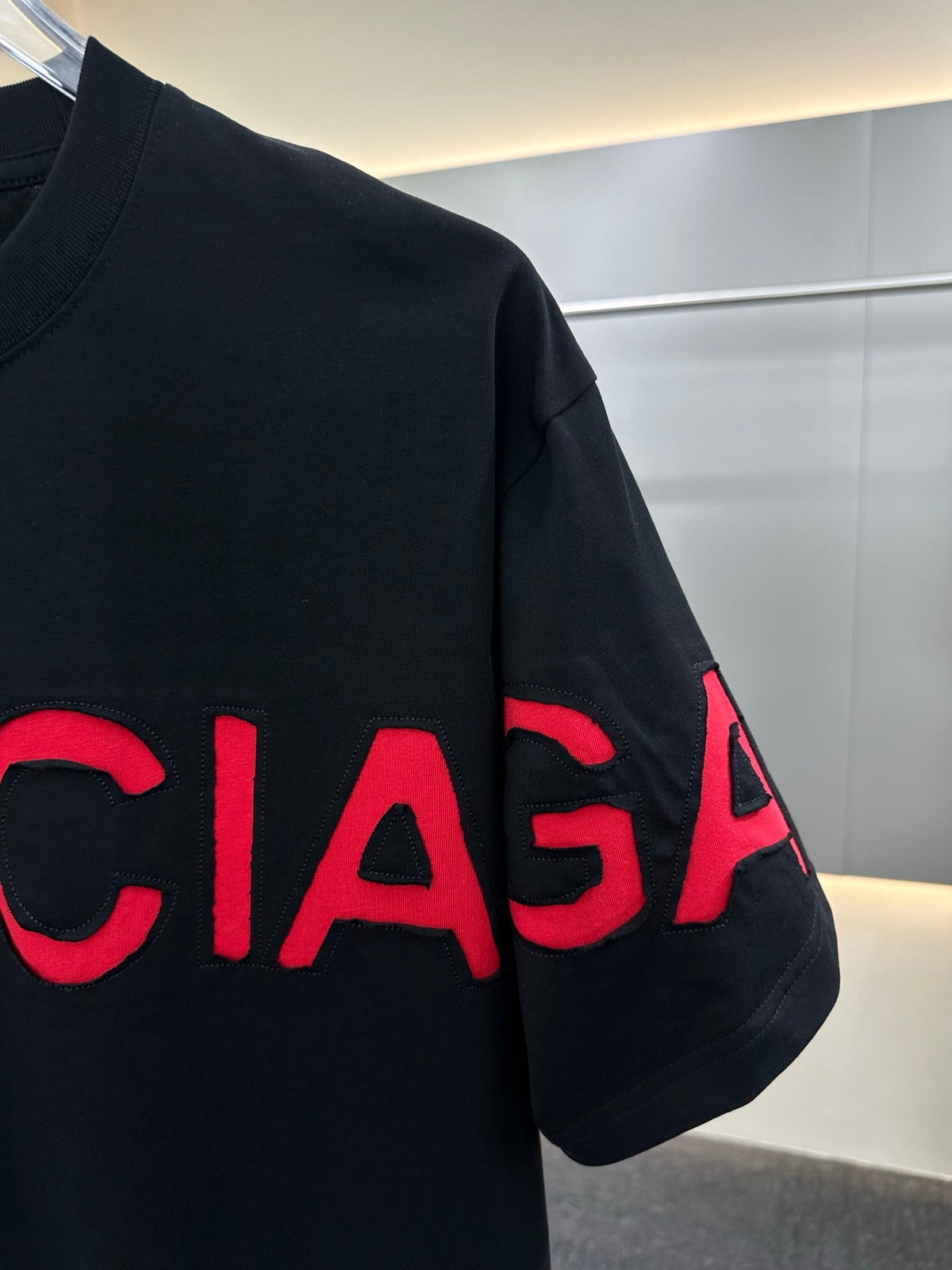 New high quality patch embroidery t-shirt