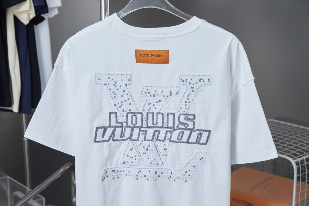 New embroidered cotton t-shirt