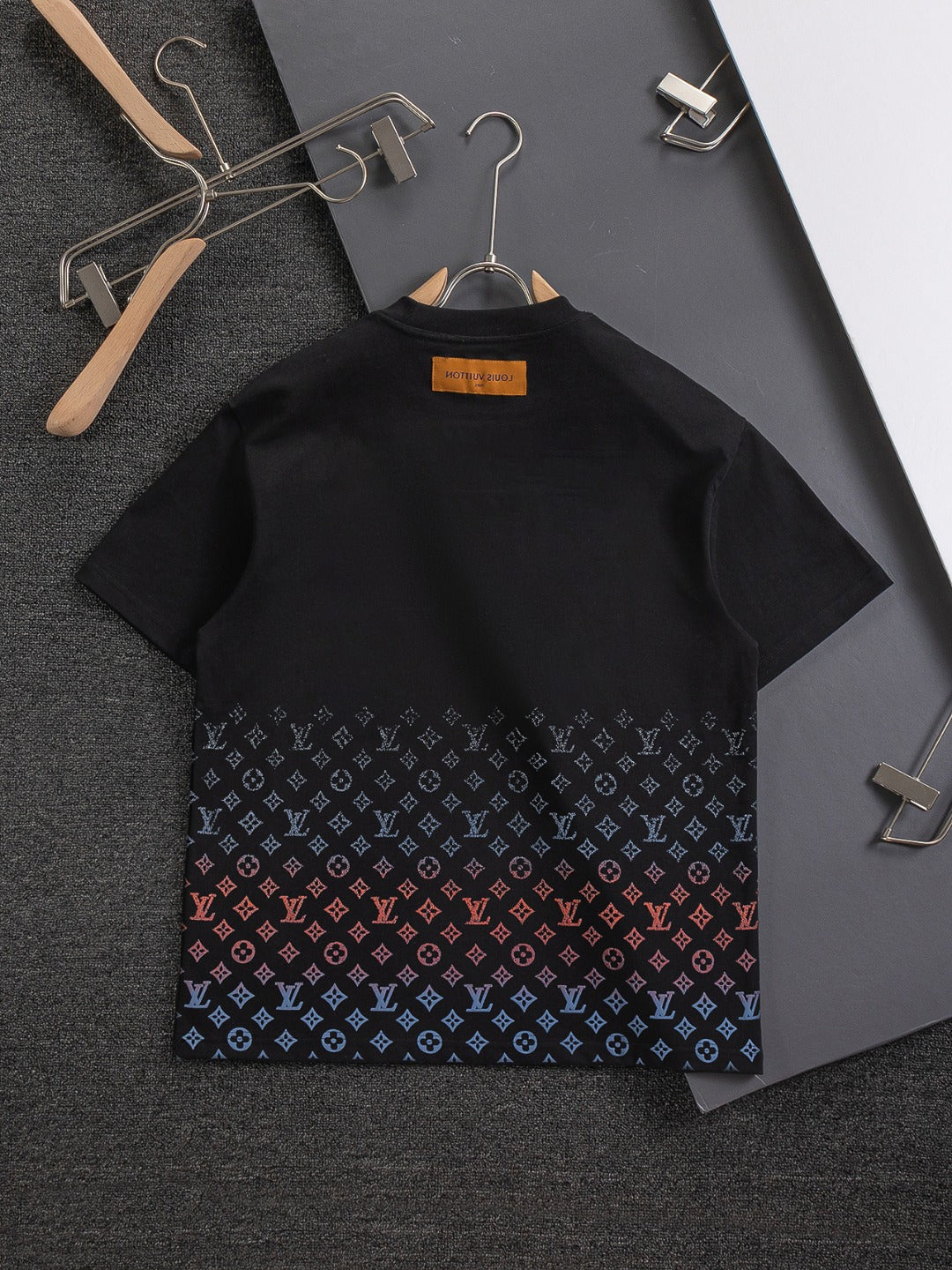 Gradient foam printing t-shirt