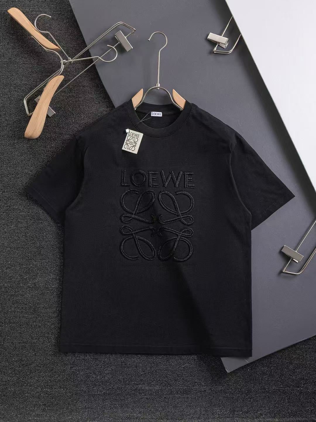 Embroidery logo t-shirt