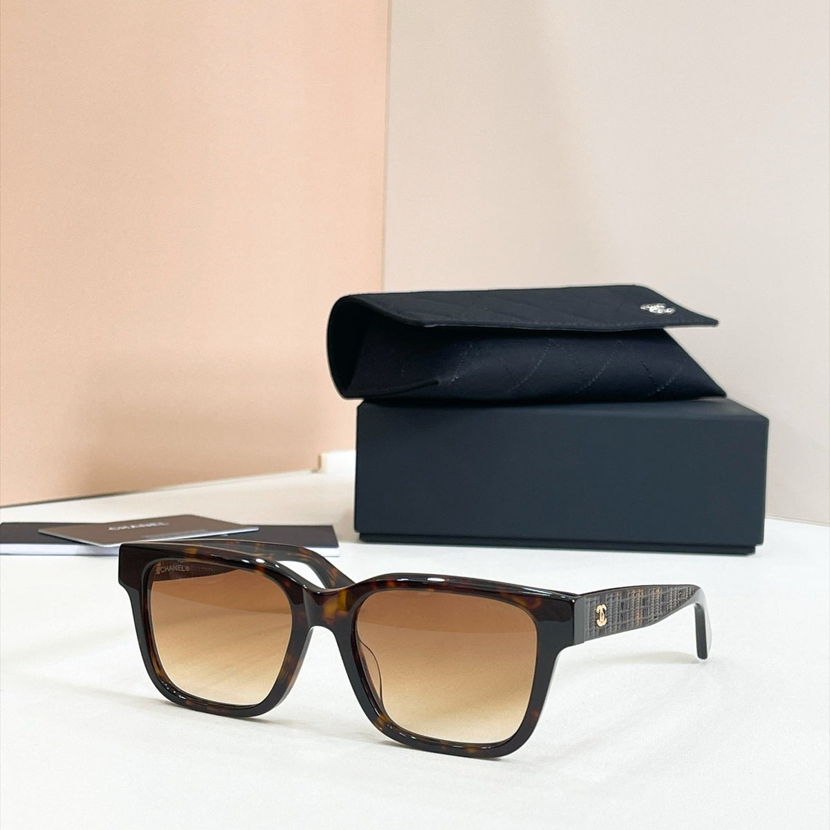 2026 High-End leisure travel versatile sunglasses19042