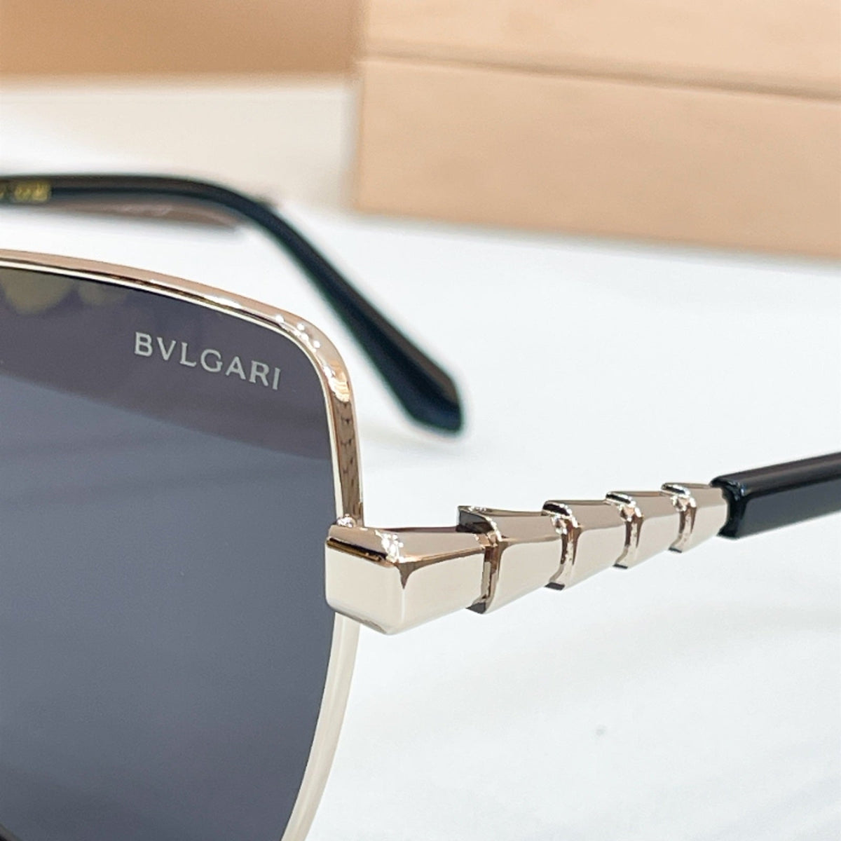 2026 High-End leisure travel versatile sunglasses19043