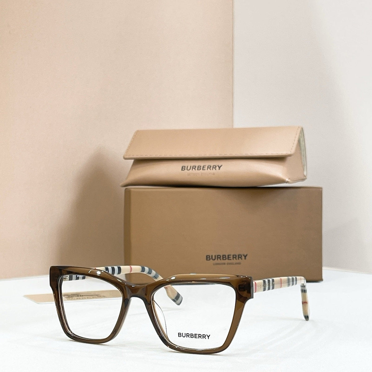 2026 High-End leisure travel versatile sunglasses19047